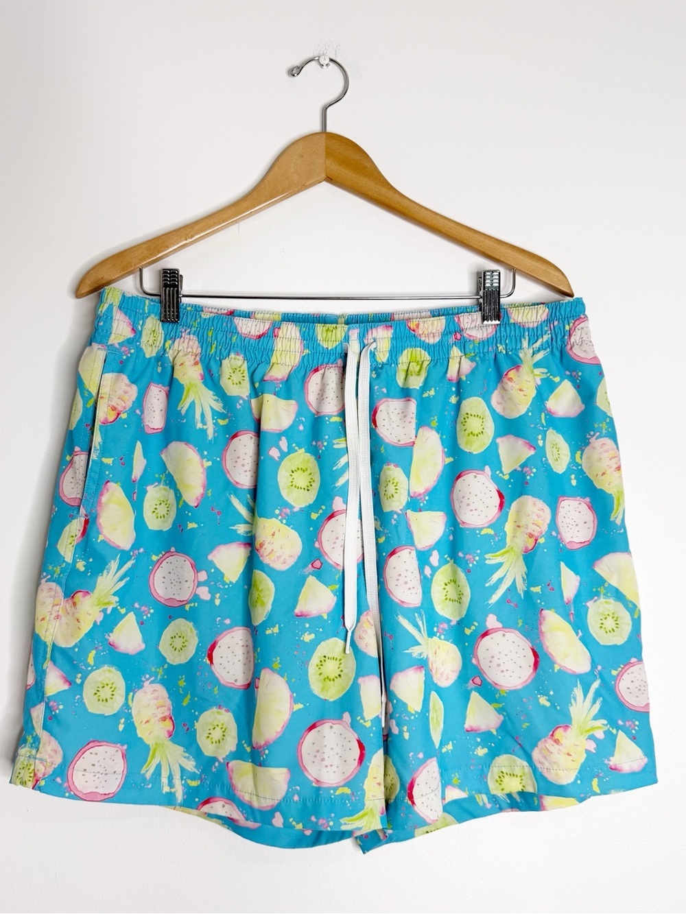Chubbies Fruit Salad Swim Trunks 2XL Lined 5.5” Inseam Tropical Shorts